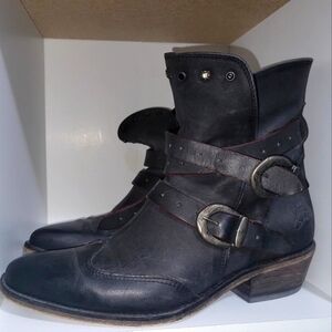 John Fluevog boots size 9 women's